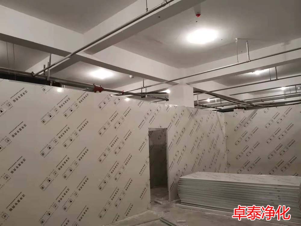 石家莊一品堂藥業(yè)十萬(wàn)級(jí)凈化車間裝修現(xiàn)場(chǎng)，卓泰凈化裝修設(shè)計(jì)河北凈化車間